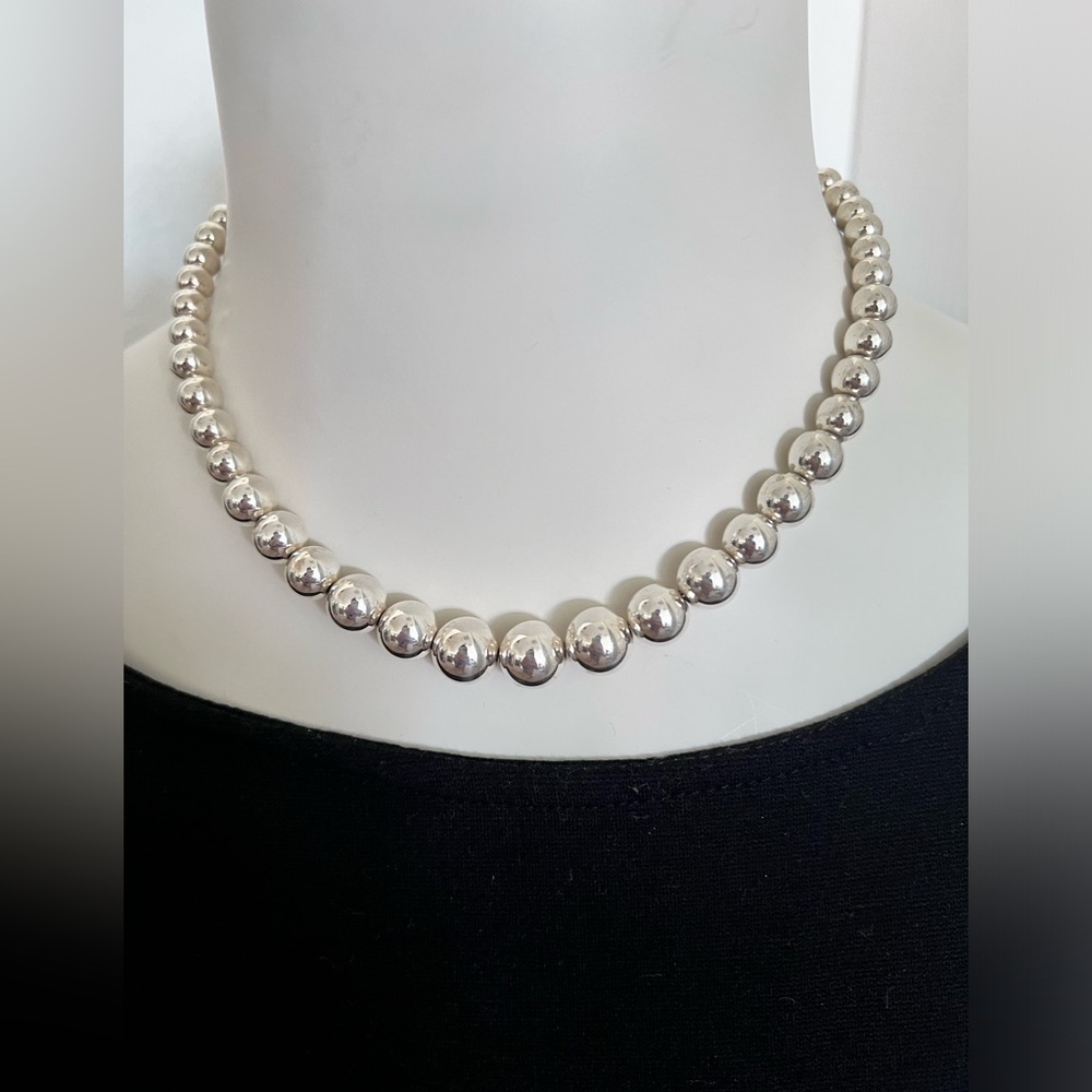 Authentic Preloved Tiffany & Co HardWear
Graduated Ball Necklace 6-11mm balls - Picture 1 of 6